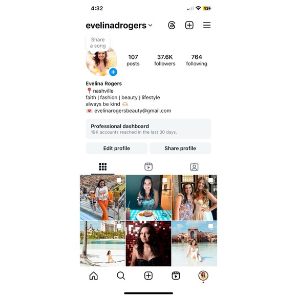 Welcome to my closet! - Picture 4 of 4